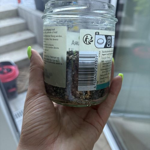 Conservation des graines bien sèches dans un récipient hermétique